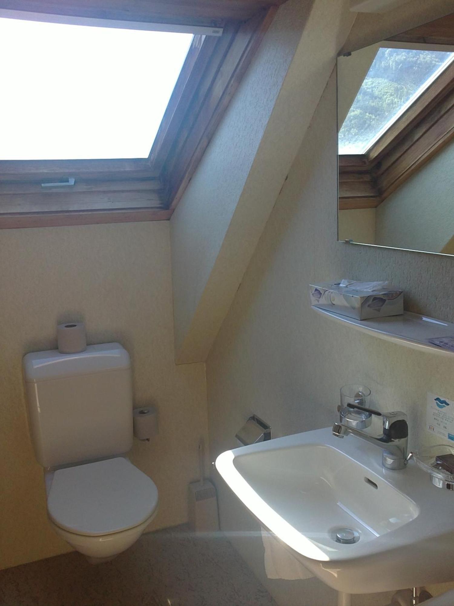 Post Hardermannli Hotel Unterseen Room photo